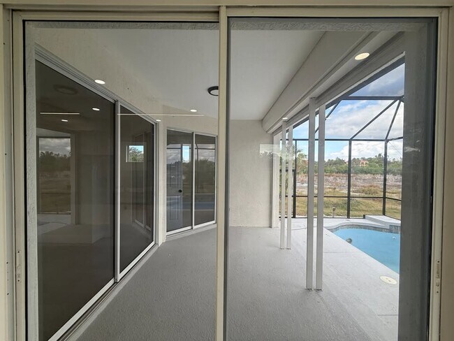 Building Photo - 1550 Center Rd