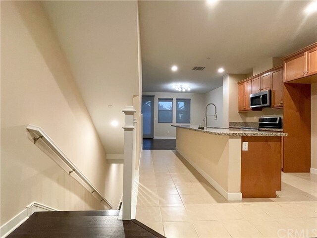 Foto del edificio - 8054 Ackerman St