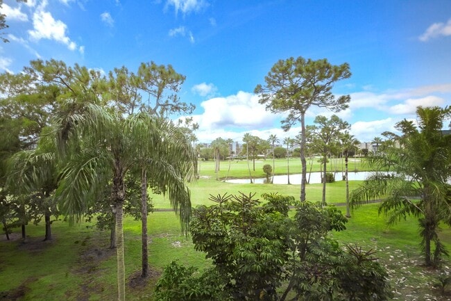 Building Photo - 3810 Via Poinciana