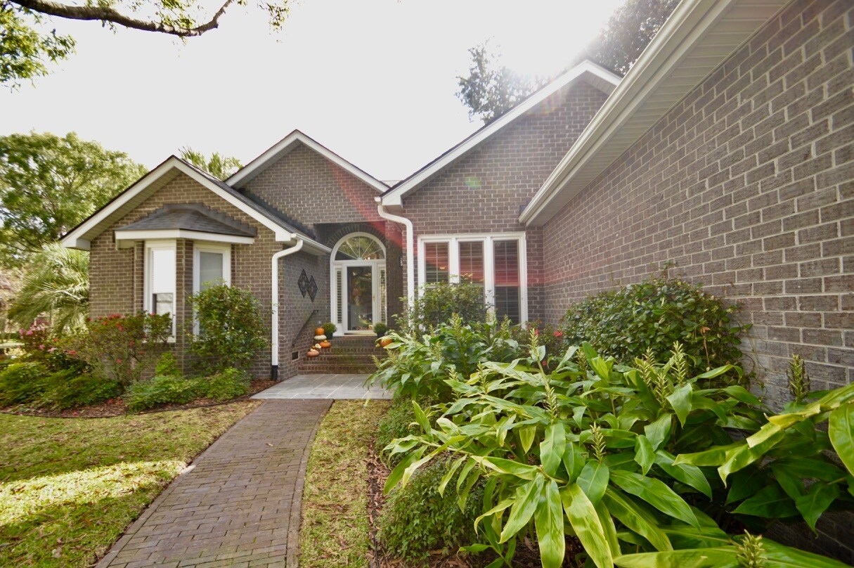 Primary Photo - 1335 Outreach Ln