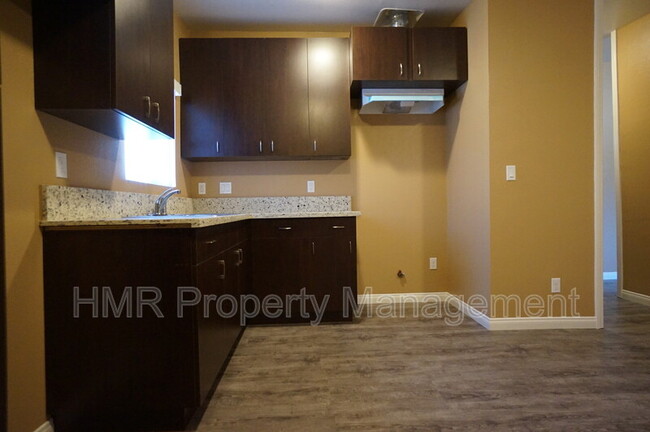 Foto del edificio - 10823 Elliott Ave