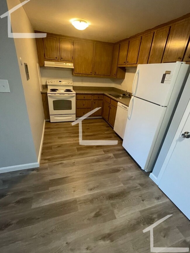 Building Photo - Huge top floor apartment in Arlington!