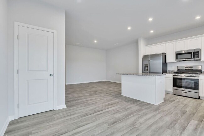 Foto del edificio - Brand-New 3BR/2.5BA Townhome with Garage in Greer ($1850/mo rent***)