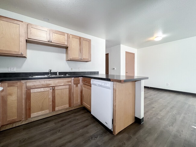 Building Photo - 211 S Kellogg Ave