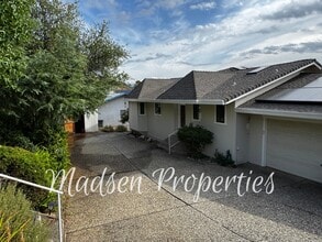 6367 Woodman Dr