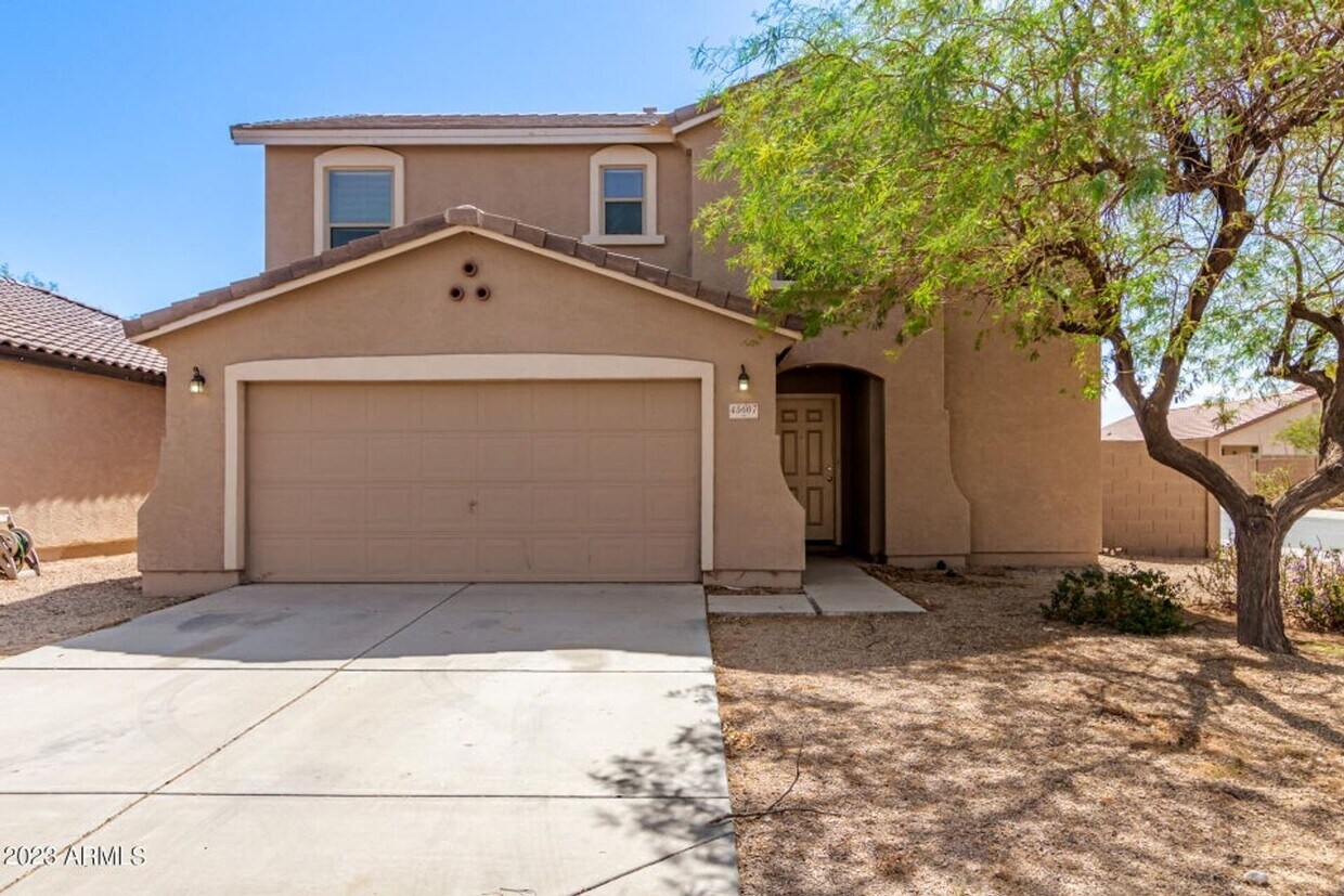 Foto principal - Spacious 3 bed, 2.5 bath in Maricopa
