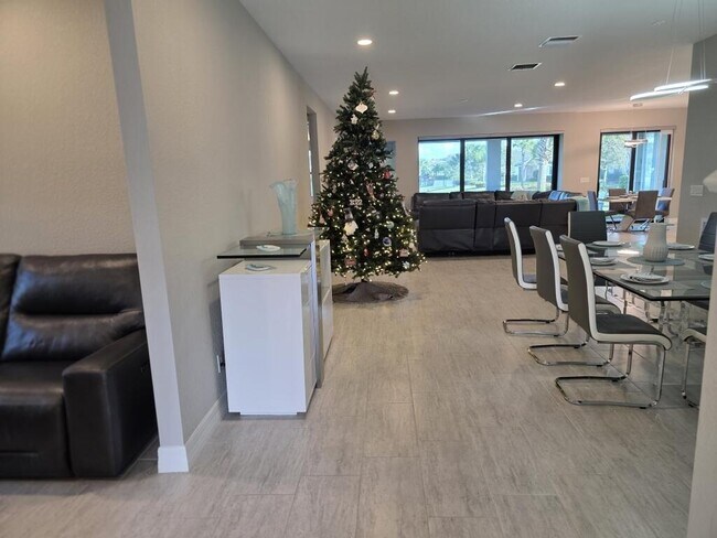 Foto del edificio - 527 SE Vallarta Dr