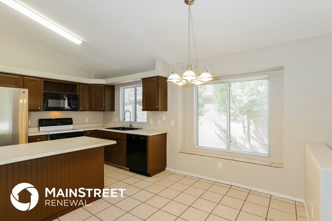 Building Photo - 118 W Villa Theresa Dr