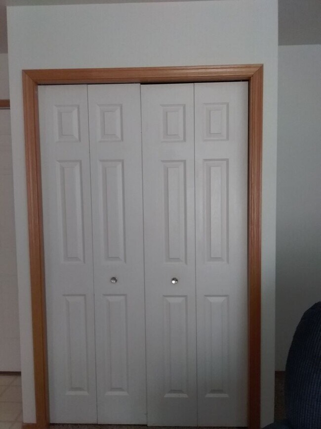 Foto del edificio - 3 bedroom 1 bath  Fresh Paint in Process