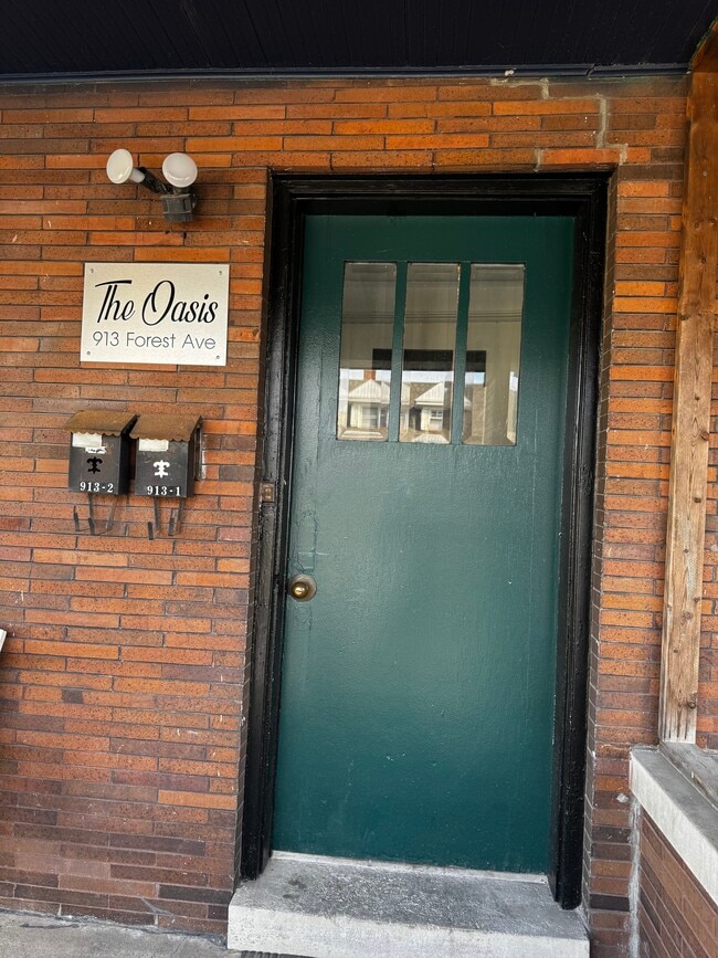 Forest Avenue - Forest Avenue Apartment