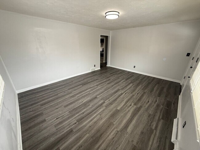 Foto del edificio - DELHI - Adorable 3 Bed 1 Bath Ranch 2 Car