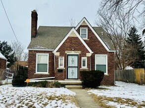 Building Photo - 11347 Roxbury St