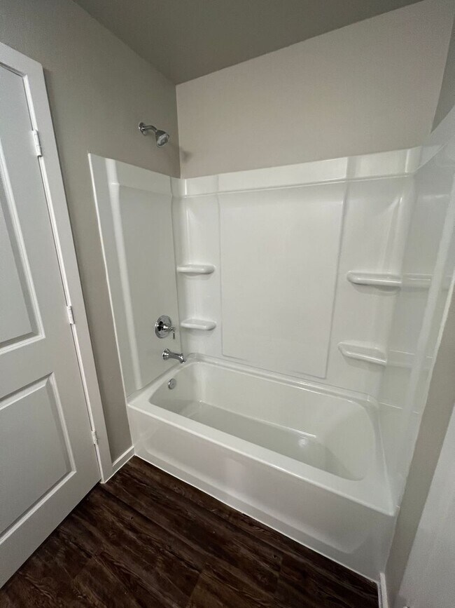 Foto del edificio - Available NOW! 3/2/1 Town Home