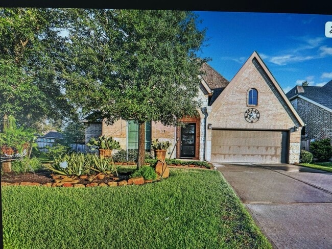 Building Photo - 23637 Sage Villa Dr