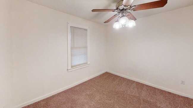 Building Photo - W15THSTDUPLEX
