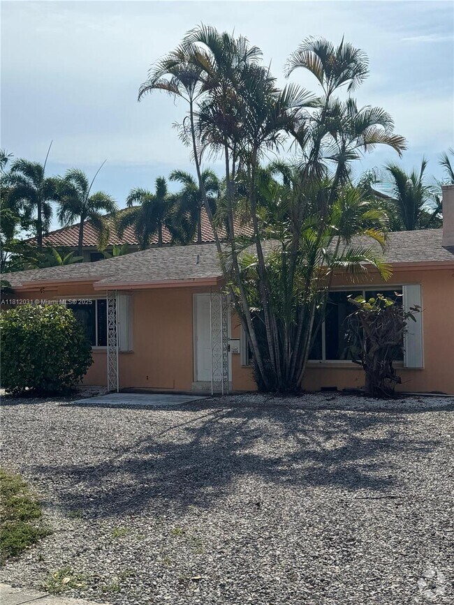 Building Photo - 1816 Middle River Dr