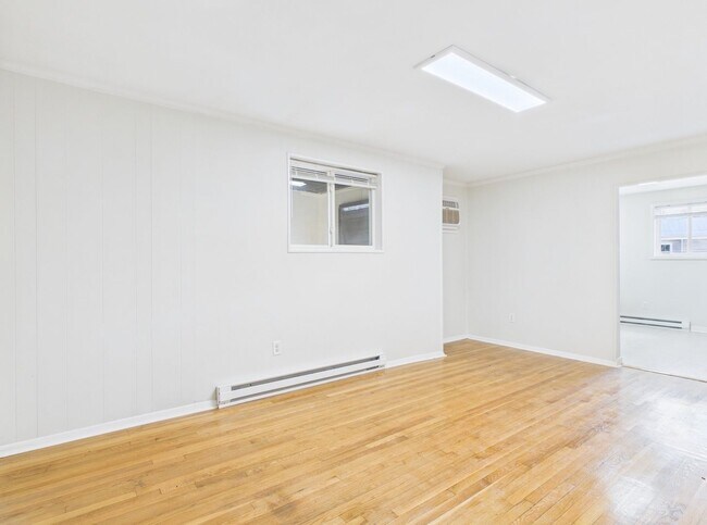 Building Photo - 3117 Meadowbridge Rd