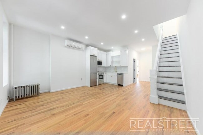 Building Photo - Brand New Upper Duplex in Bed Stuy Townhouse!