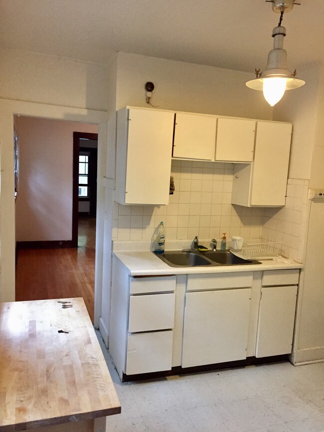 Vista de la cocina - 1140 Jenifer St