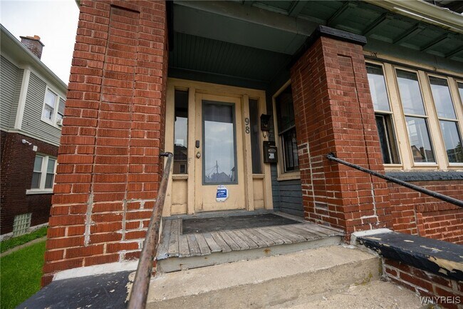 Foto del edificio - 98 E Delavan Ave