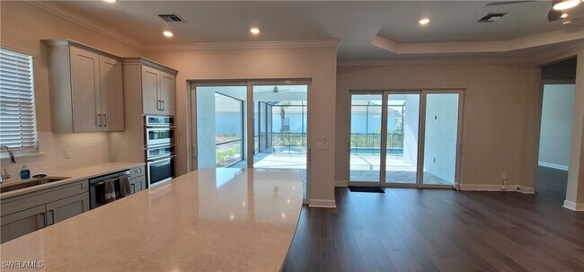 Building Photo - 11909 Molto Dr