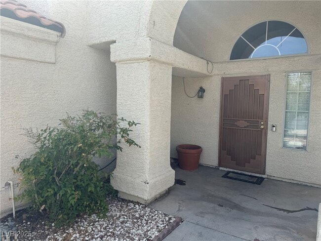 Building Photo - 10041 Dove Ridge Dr