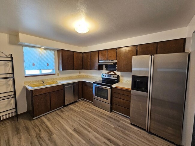 Building Photo - Wonderful Duplex in Spokane