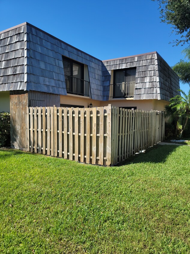 Primary Photo - 2414 Waterside Dr