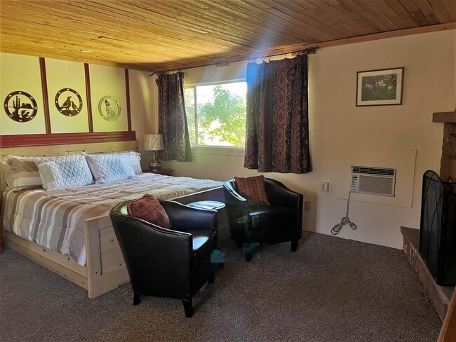 Building Photo - ROSE TREE INN  - UPTOWN SEDONA - FURNISHED...