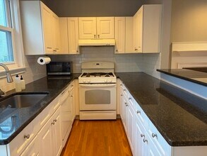 Building Photo - 16 Colliston Rd