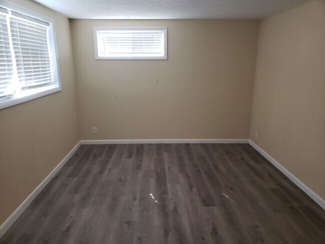Foto del edificio - Triplex - 2 Bdrm/1Bath  Kingsport TN