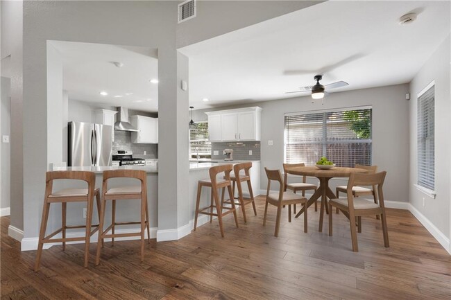 Building Photo - 1804 Camas Dr