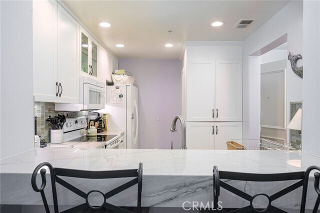 Building Photo - 2243 Martin