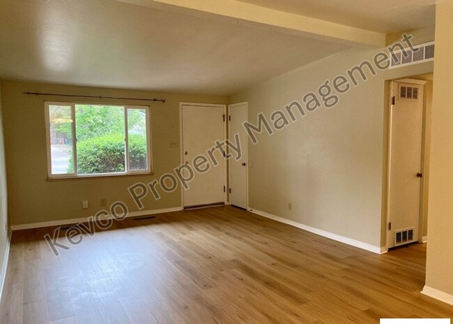 Foto del edificio - 711 W Prospect Rd