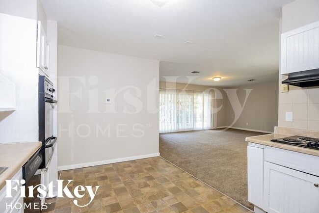 Building Photo - 3625 Brookstone Dr