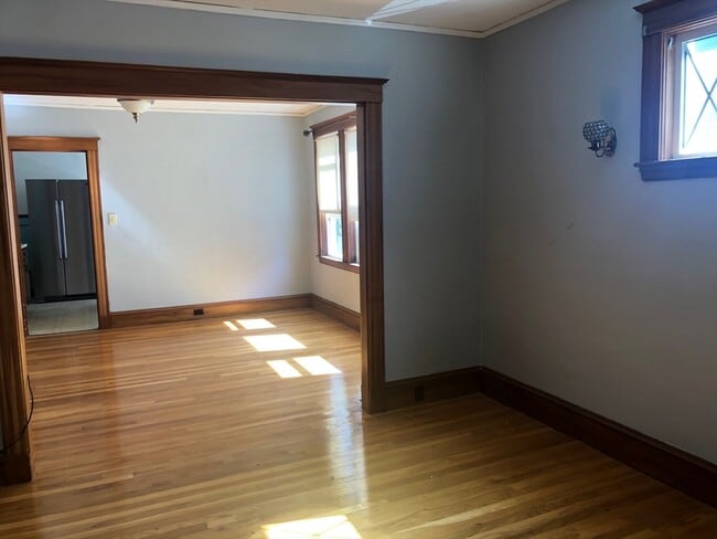 Building Photo - 100 Egerton Rd