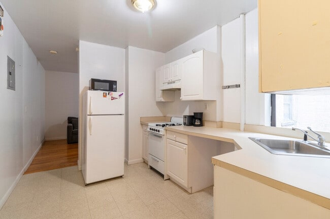 Foto del edificio - 320 E 93rd St