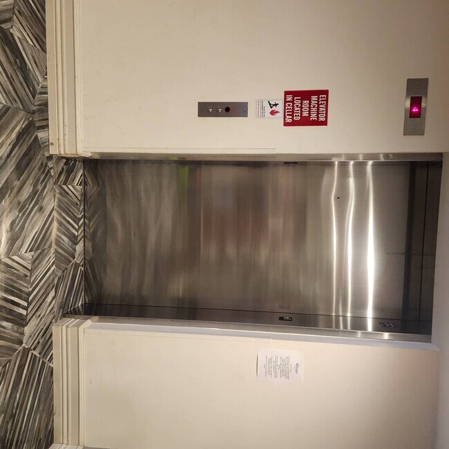 Foto del edificio - 85-15 120th St
