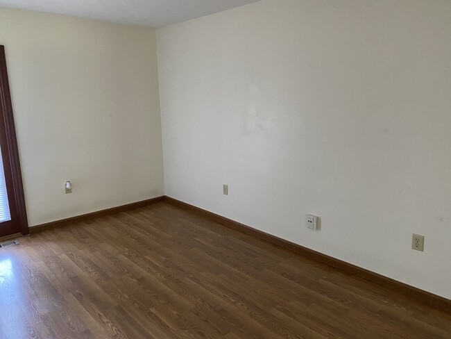 Foto principal - 7850 Betsy Ross Cir