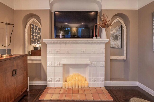 Foto del edificio - 1298 Cloverdale Ave