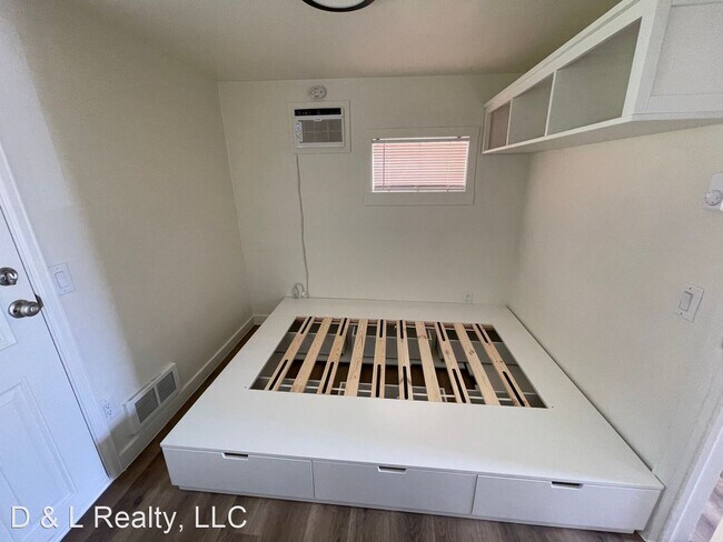 Foto del edificio - 1 br, 1 bath House - 266 N Vine St