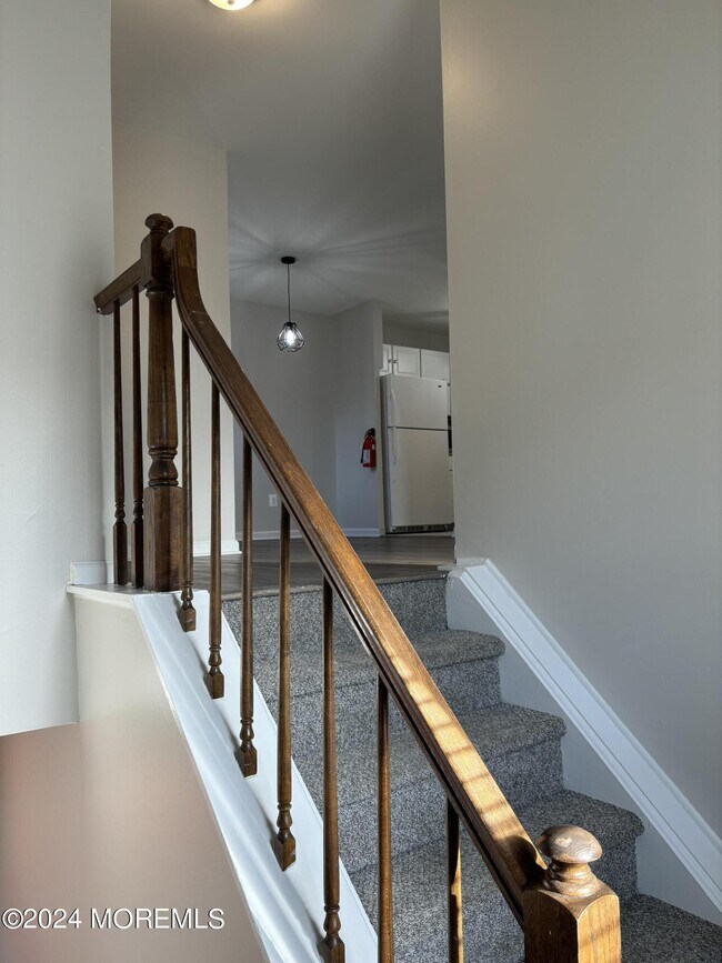 Building Photo - 481 Hawthorne Pl