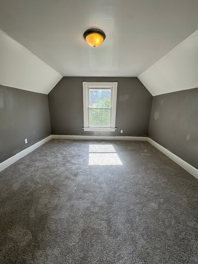 Building Photo - 201 S Howell St