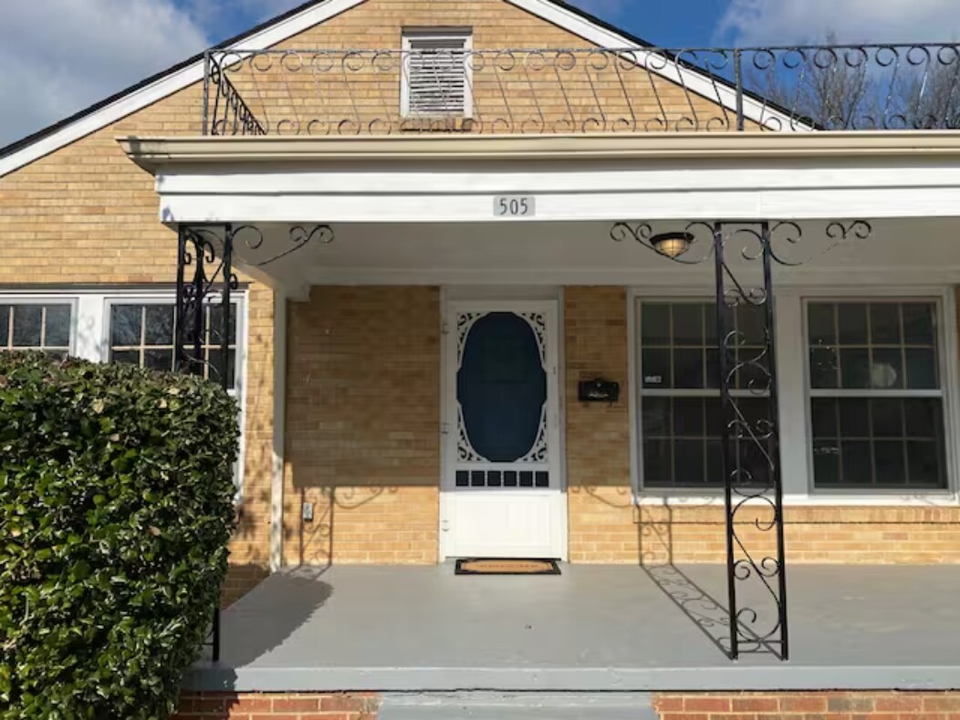 Primary Photo - 505 Ward Ave NE