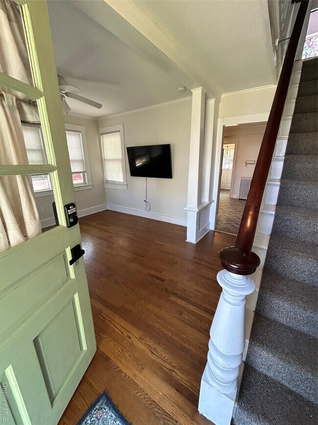 Foto del edificio - 24 Arnold Ave