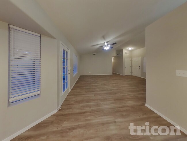 Foto del edificio - 9510 E Flanders Rd