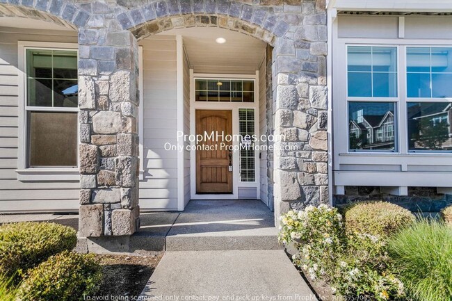 Foto del edificio - Stunning Four Bedroom Home In NW Portland ...