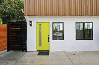 Building Photo - 2735 Broadway