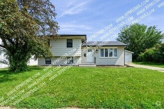 Building Photo - 1318 SW Kenworthy Dr