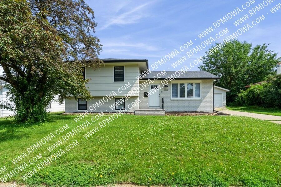 Primary Photo - 1318 SW Kenworthy Dr